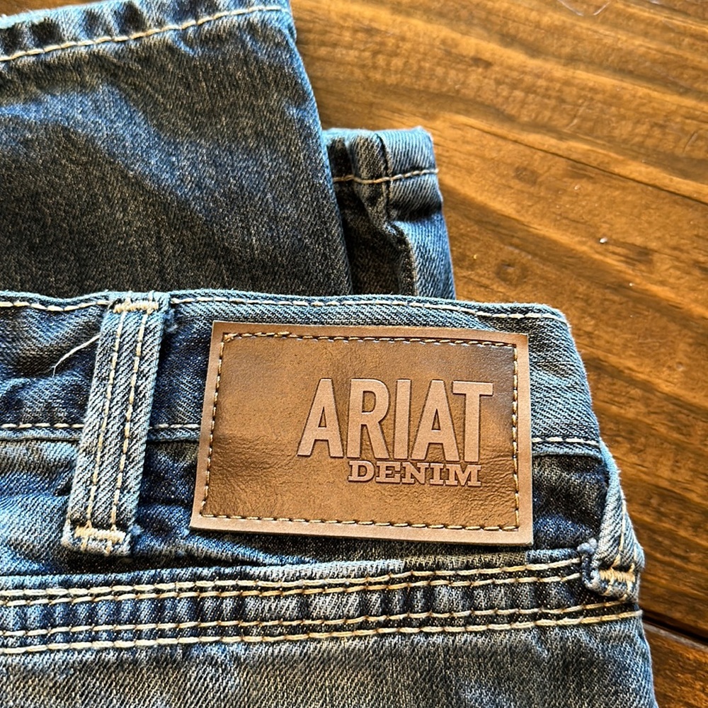 Ariat straight Fit Straight Leg M5 size 36x34